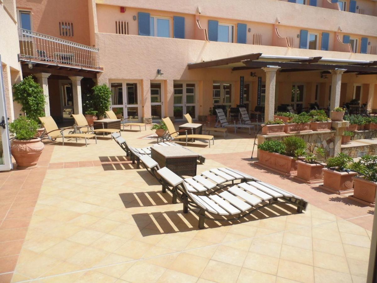 Le Nereidi Hotel & Residence Con Piscina-Tennis-Fitness-Parcheggio Coperto-Sala Conferenze La Maddalena  Bagian luar foto