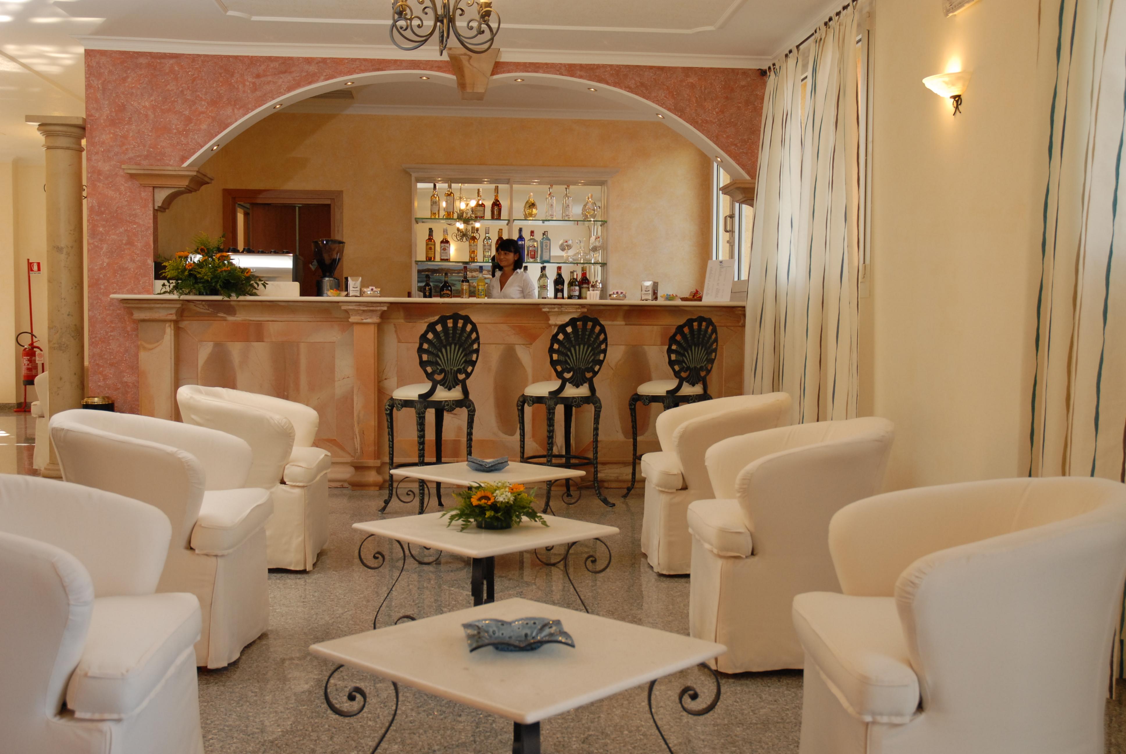 Le Nereidi Hotel & Residence Con Piscina-Tennis-Fitness-Parcheggio Coperto-Sala Conferenze La Maddalena  Bagian luar foto