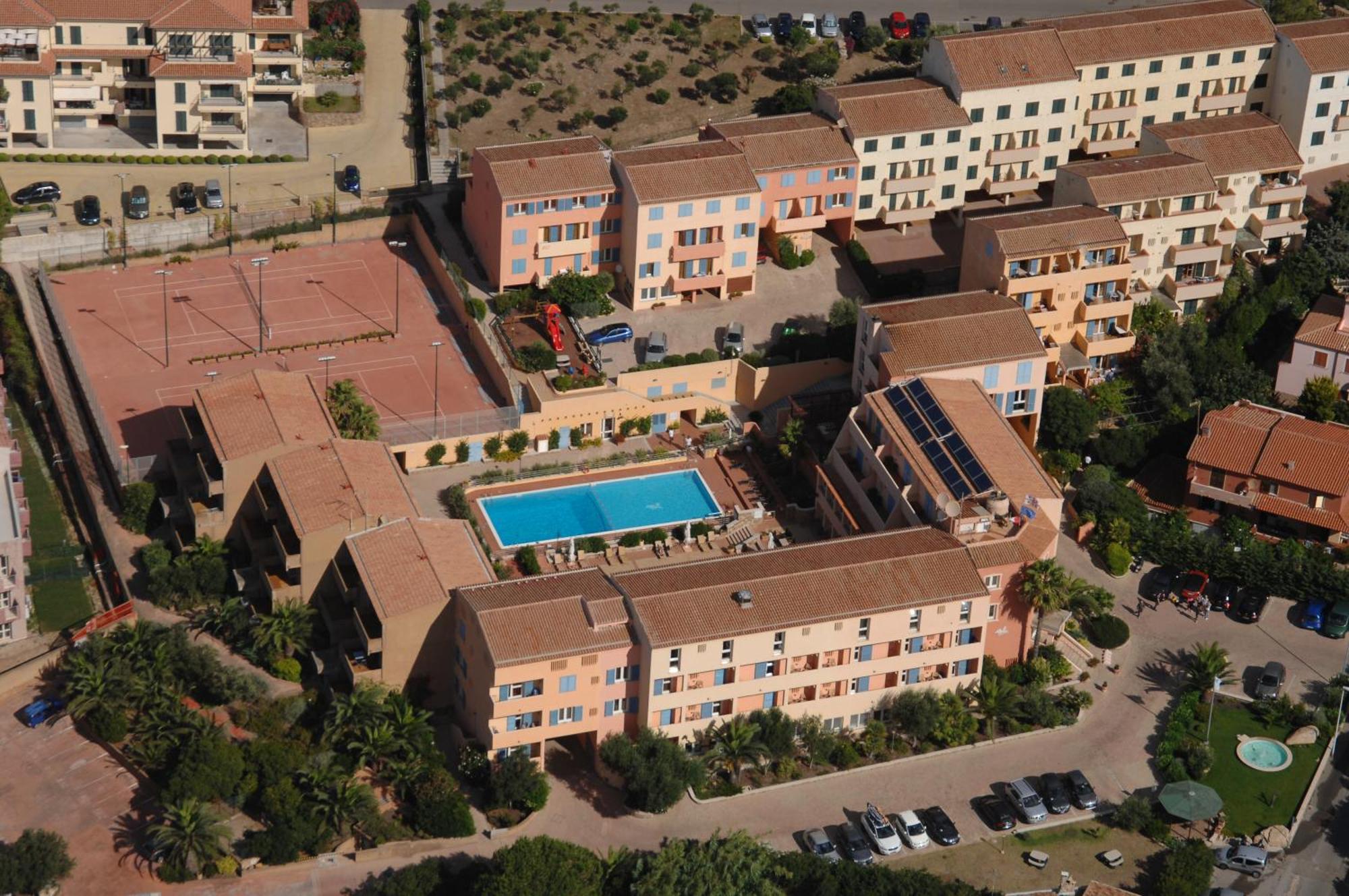 Le Nereidi Hotel & Residence Con Piscina-Tennis-Fitness-Parcheggio Coperto-Sala Conferenze La Maddalena  Bagian luar foto